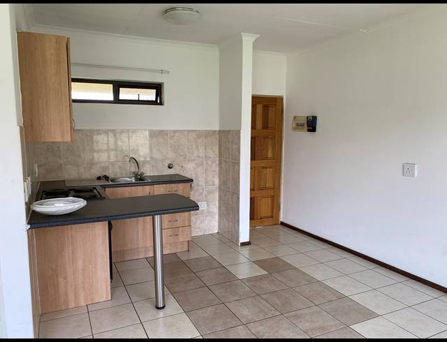 BEDROOM SECTIONAL TITLE FOR SALE IN PARKRAND